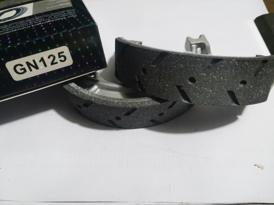 repuesto de moto MOTO71 — BANDA TRASERA GN RAYADA