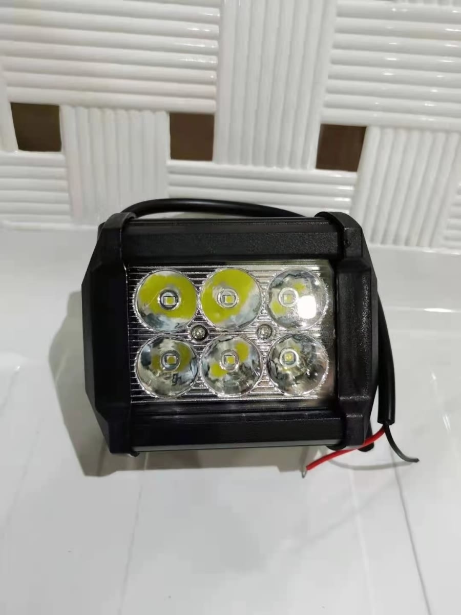repuesto de moto MOTO71 — BOMBILLO FARO CUADRADO 6LED CON CARCASA