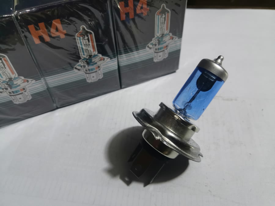 repuesto de moto MOTO71 — BOMBILLO H4 LUZ BLANCA