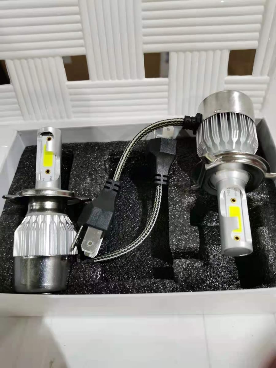 repuesto de moto MOTO71 — BOMBILLO LED ALTA ILUMINACION H4 (2UNI)