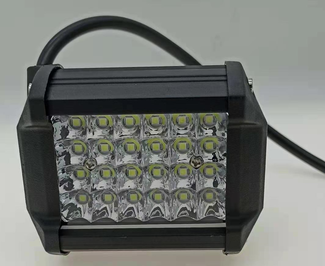 repuesto de moto MOTO71 — FARO 24LED CUADRADO