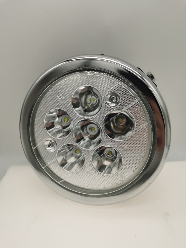 repuesto de moto MOTO71 — FARO BERA SOCIALISTASPEED200 TIPO 6LED