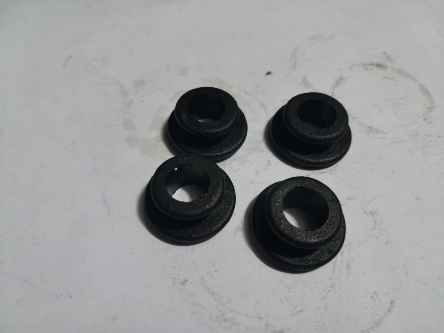 repuesto de moto MOTO71 — KIT GOMAS TAPAS LATERALES EMPIRE HORSEMD CUERVOCORCEL