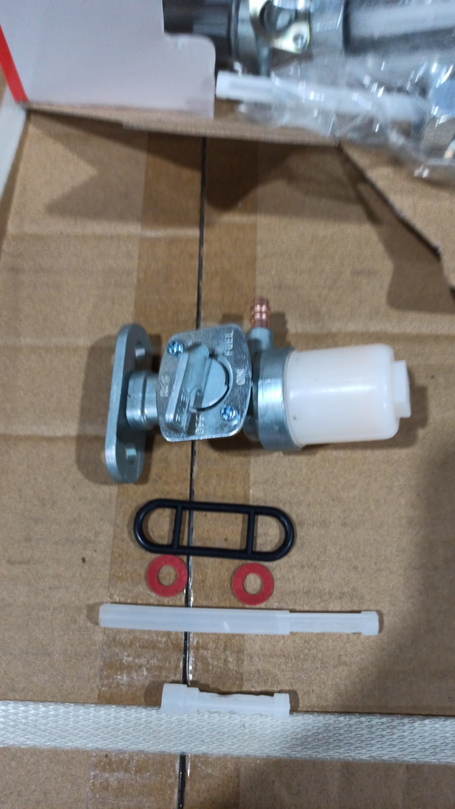 repuesto de moto MOTO71 — LLAVE GASOLINA GN