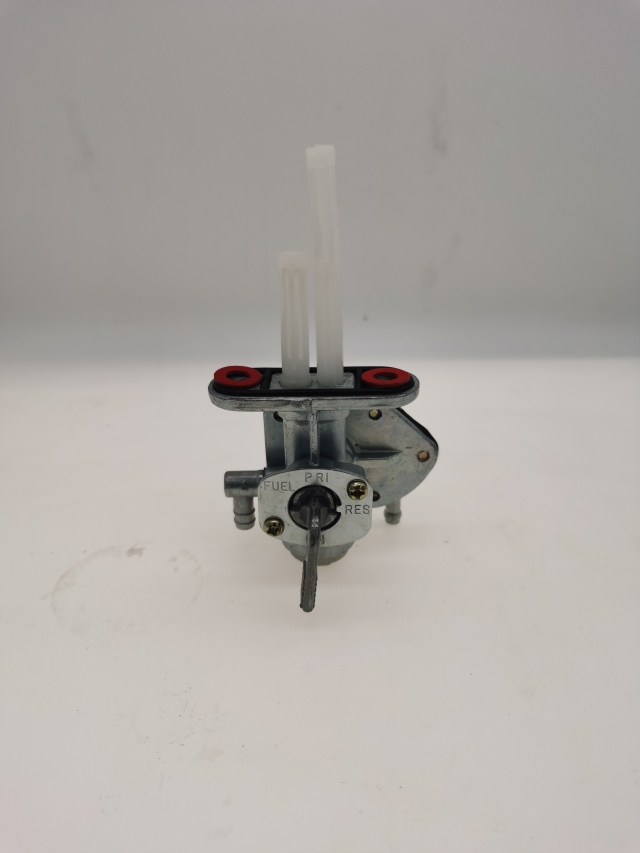 repuesto de moto MOTO71 — LLAVE GASOLINA KLR650