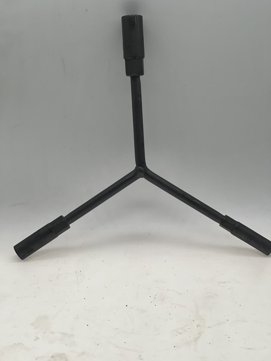 repuesto de moto MOTO71 — LLAVE TIPO Y 81012MM