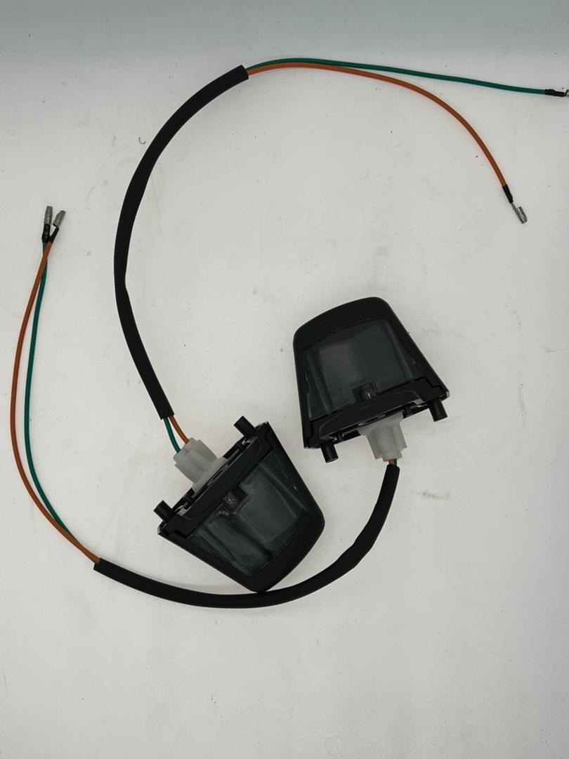 repuesto de moto MOTO71 — LUZ PORTA PLACA OUTLOOKTX200