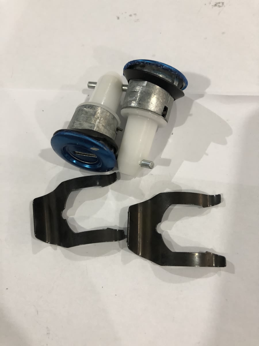 repuesto de moto MOTO71 — SEGURO TAPA LATERAL HORSE