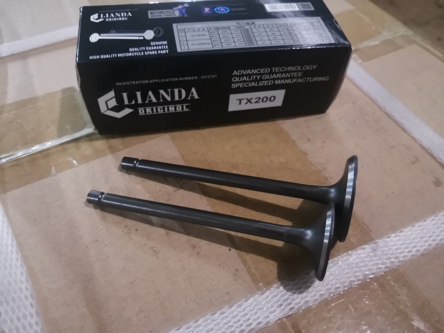 repuesto de moto MOTO71 — VALVULA ADMISION Y ESCAPE TX 200(CUNA LARGA) PAR