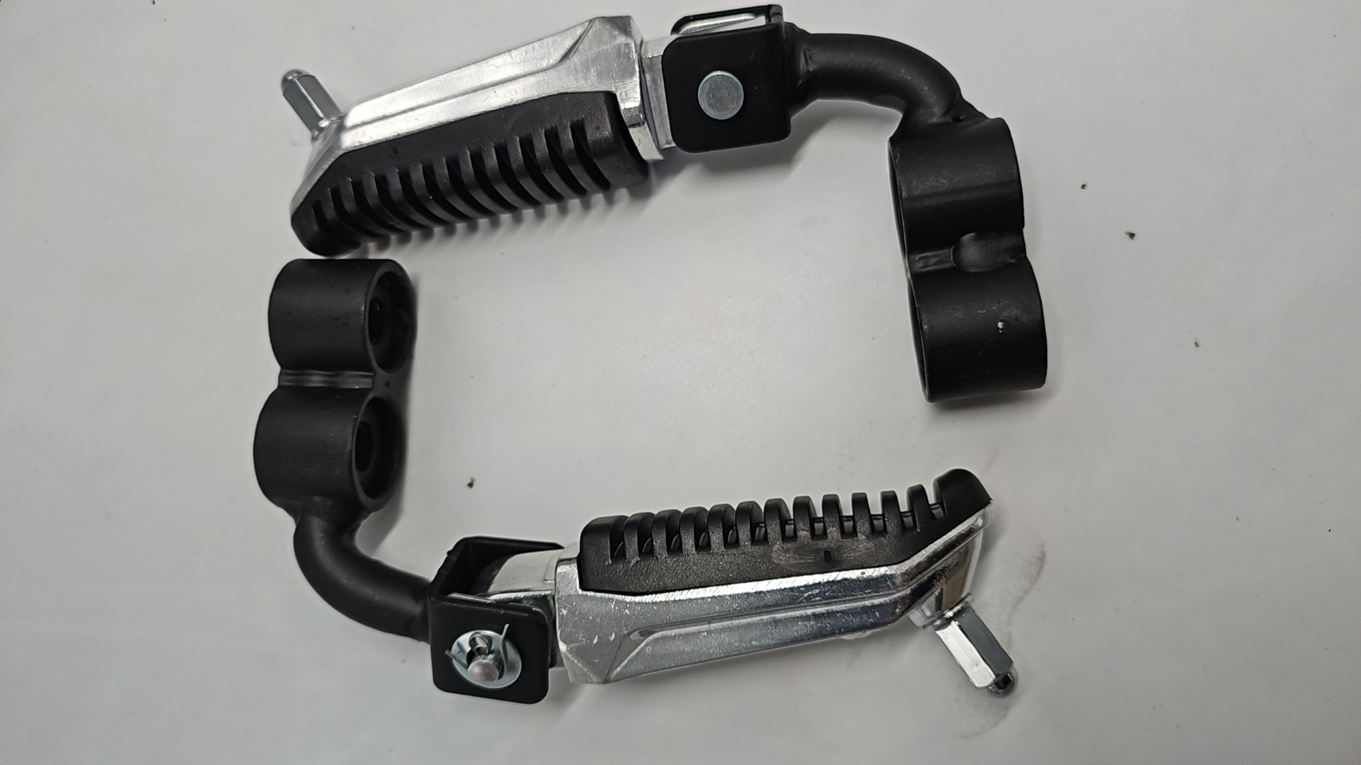 repuesto de moto MOTO71 — posapie trasero arsen