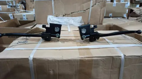 repuesto de moto MOTO71 — BOMBA FRENO OUTLOOK
