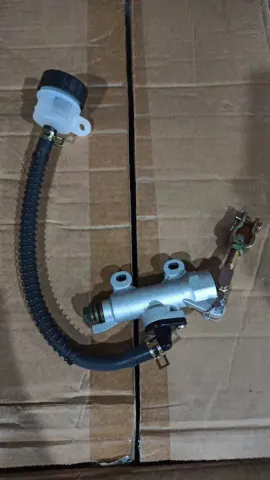 repuesto de moto MOTO71 — BOMBA FRENO TRASERO BERA200
