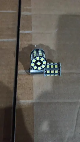 repuesto de moto MOTO71 — BOMBILLO CRUCE LED LUZ BLANCO