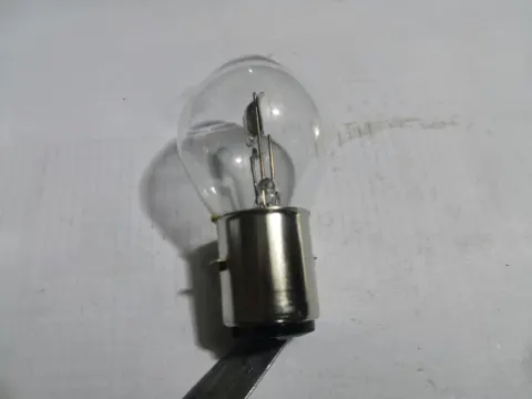 repuesto de moto MOTO71 — BOMBILLO FARO CABEZON