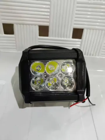 repuesto de moto MOTO71 — BOMBILLO FARO CUADRADO 6LED CON CARCASA