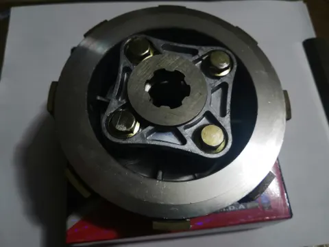 repuesto de moto MOTO71 — CENTRO CAMPANA CROCHE 4 TORNILLO