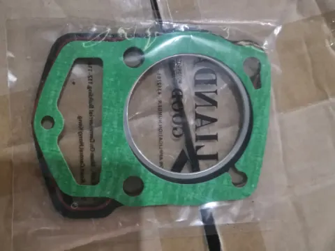 repuesto de moto MOTO71 — EMPACADURA CILINDRO Y CAMARA VERDE HJ150