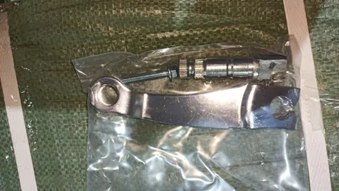 repuesto de moto MOTO71 — LEVA PORTA BANDA CPASADOR GN