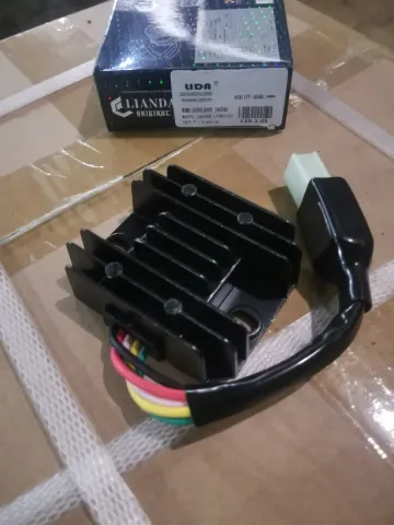 repuesto de moto MOTO71 — REGULADOR CORRIENTE JAGUAR (5 CABLE)